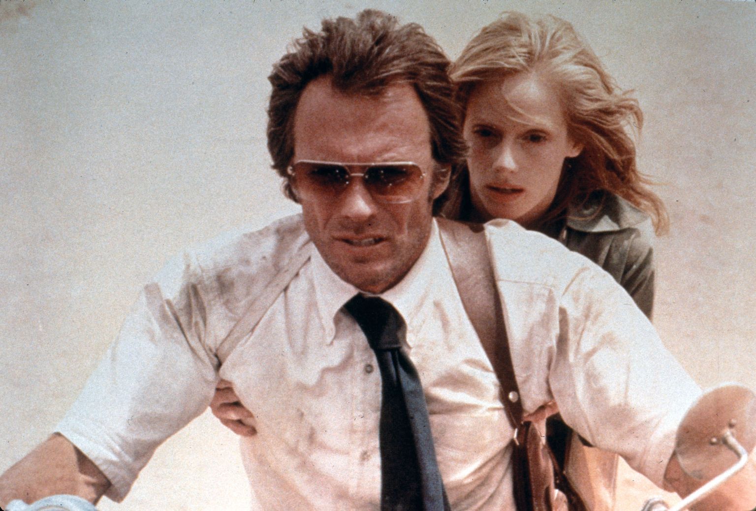 Clint Eastwood ja Sondra Locke 1977. aasta filmis «The Gauntlet»