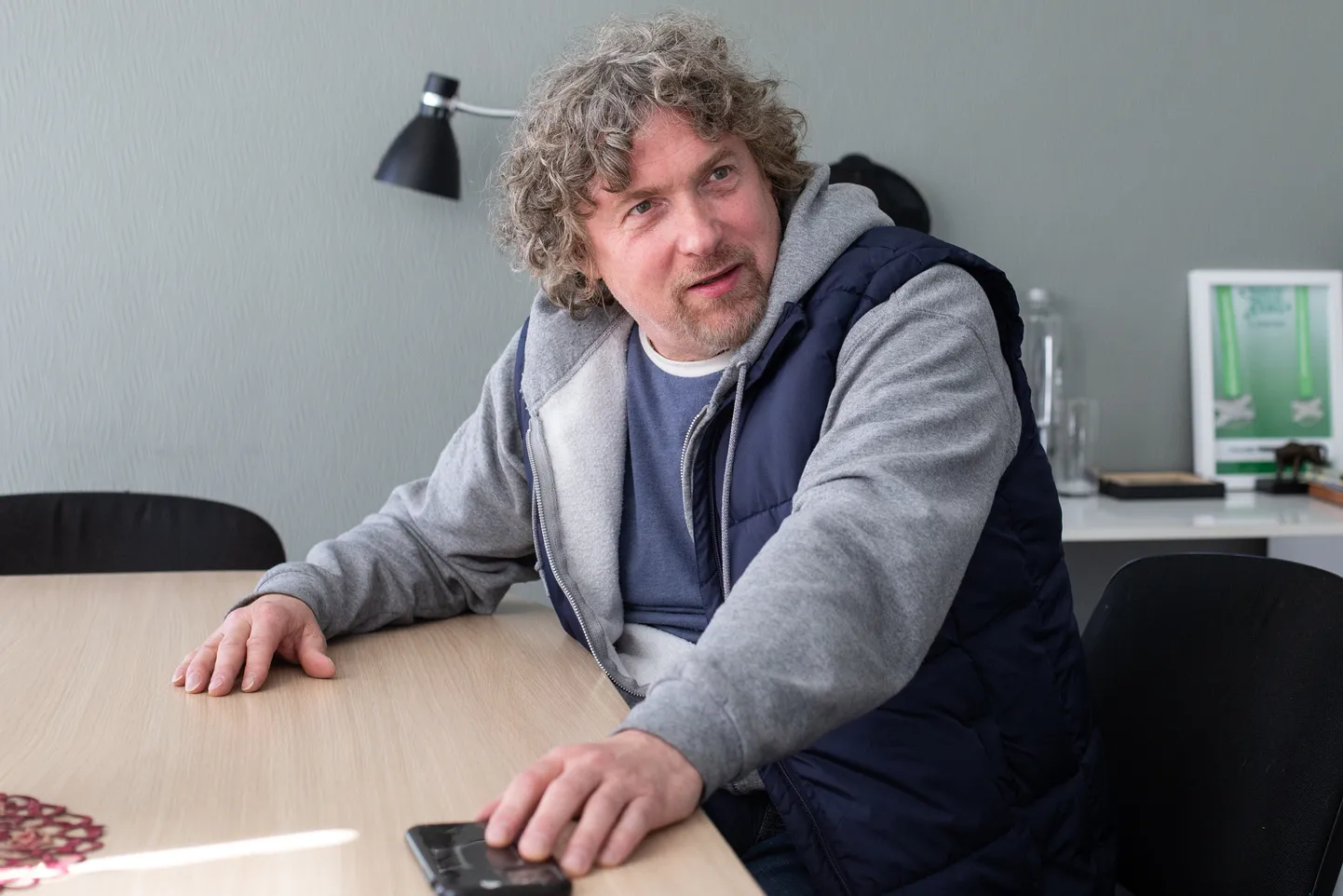 Neevalinnas elav Gerassim tunnistab, et Moskvas ja Peterburis on praegu Venemaal kõige rohkem inimesi, kes on Ukraina sõja vastu. "Võimud ei võta kutsealuseid nendest linnadest sõdima, sest kardavad, et rahvas hakkab mässama. Selle asemel võetakse sõdima kaugematest piirkondadest, nagu näiteks Burjaatia," sõnas ta.