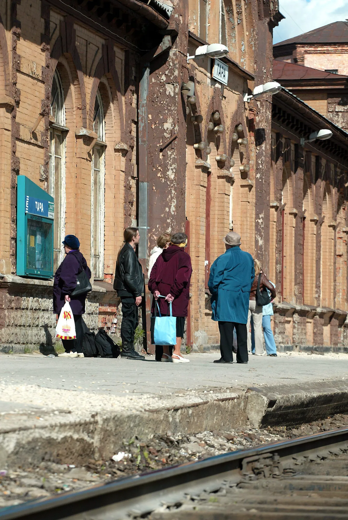Tapa raudteejaam selle sajandi alguses, kui uusi perroone polnud veel ehitatud.