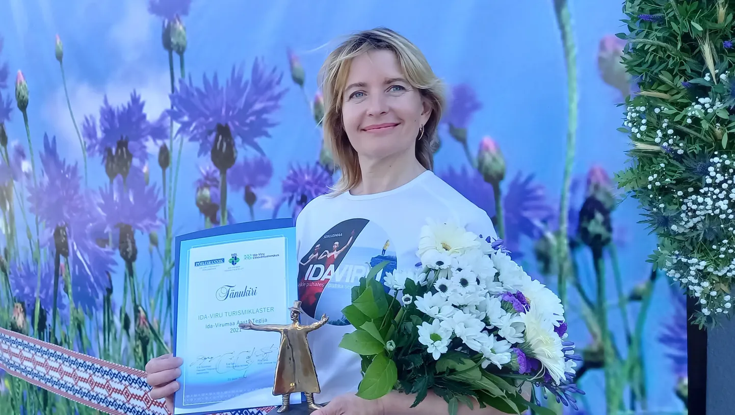 В 2021 году титула уездного деятеля года удостоился Ида-Вируский туристический кластер, деятельностью которого руководит Кадри Ялонен.