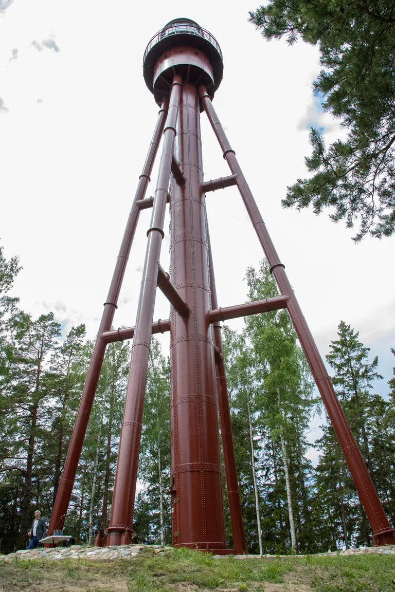 Ruhnu tuletorn avati pärast põhjalikku uuendamist.