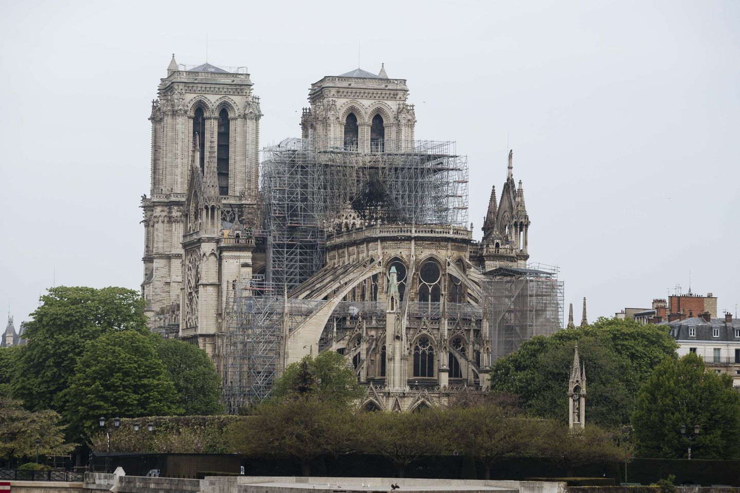 Põlenud Pariisi Jumalaema kirik.