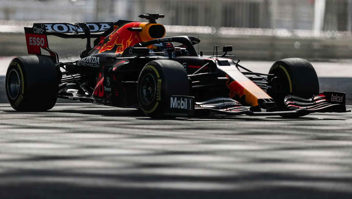 Jüri Vips Abu Dhabis F1 testil.