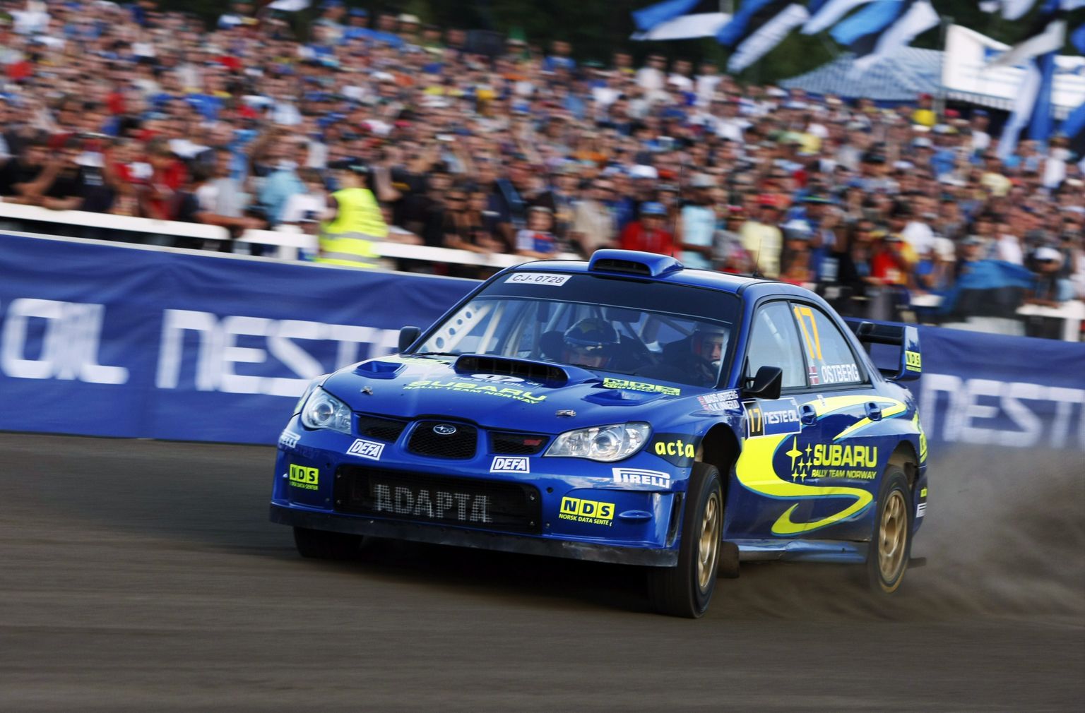 Subaru WRC masin Mads Ostbergi juhtimisel.