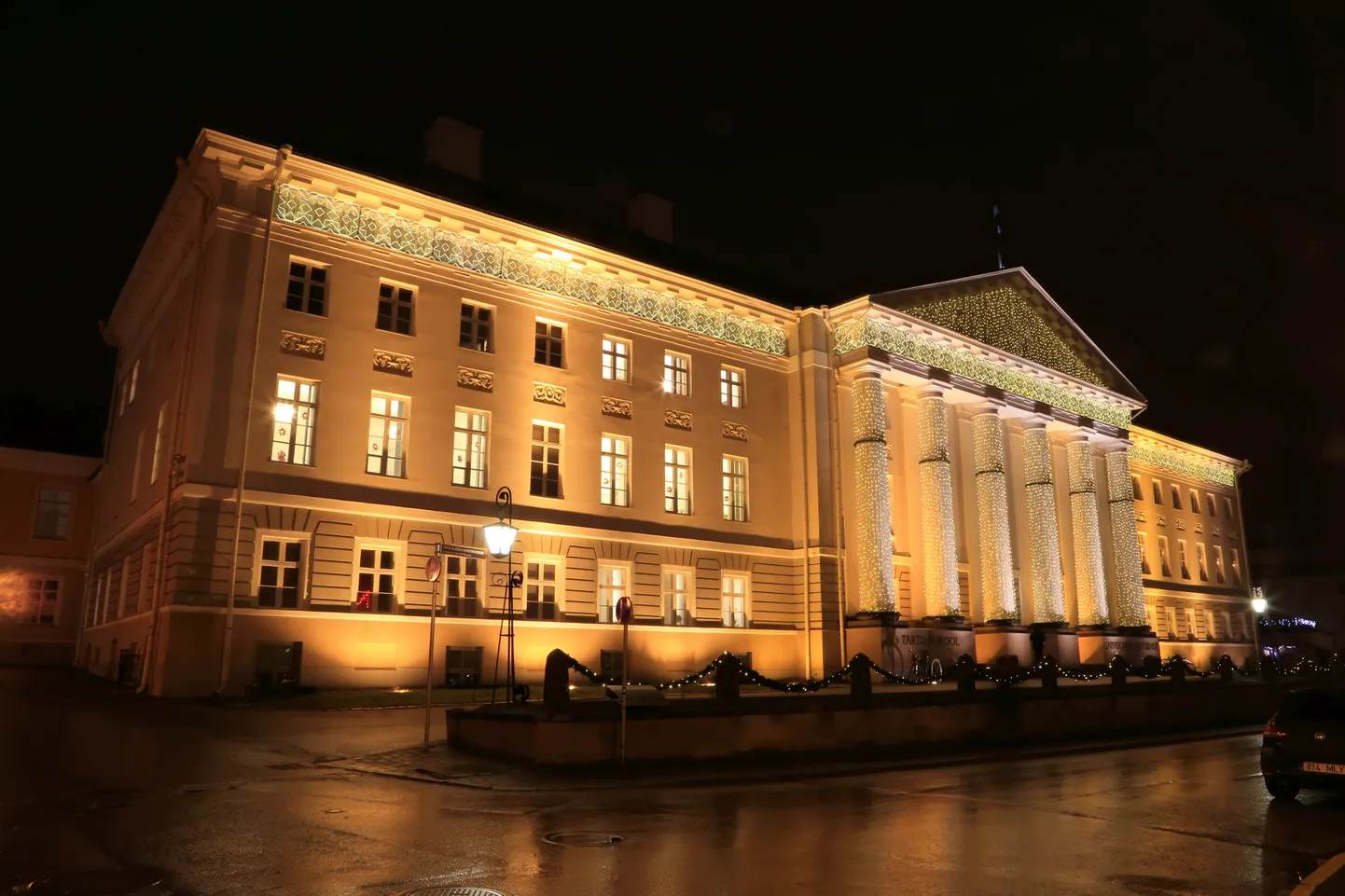 Tartu ülikooli peahoone.