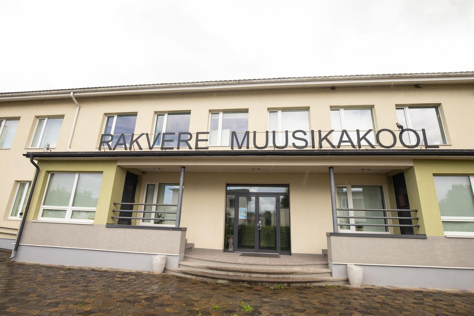 Rakvere muusikakooli saalis saab kuulata klaverimuusikat.