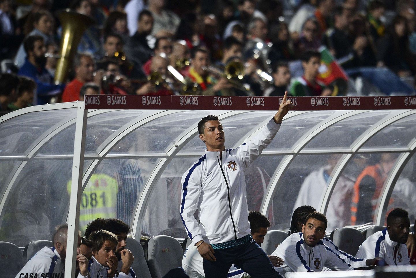 Cristiano Ronaldo veetis eilse kohtumise vahetusmängijate pingil.