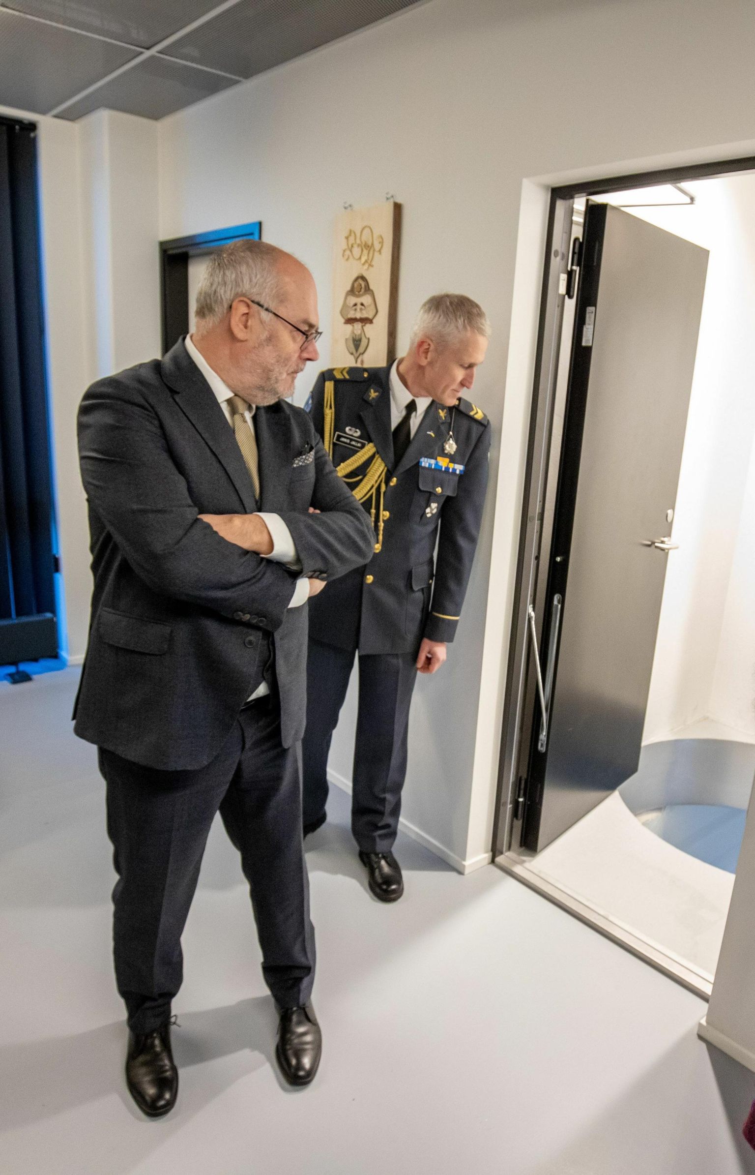 President külastas Pärnu sisejulgeolekumaja.