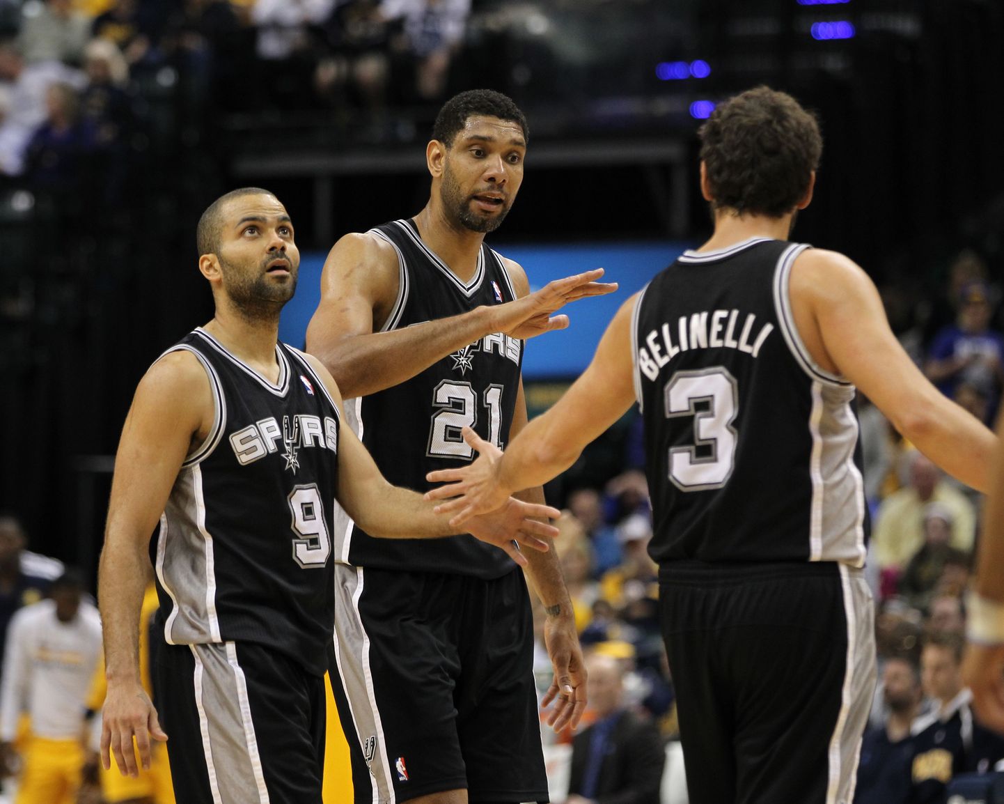 San Antonio Spursi mängijad Tony Parker (vasakult), Tim Duncan ja Marco Belinelli.