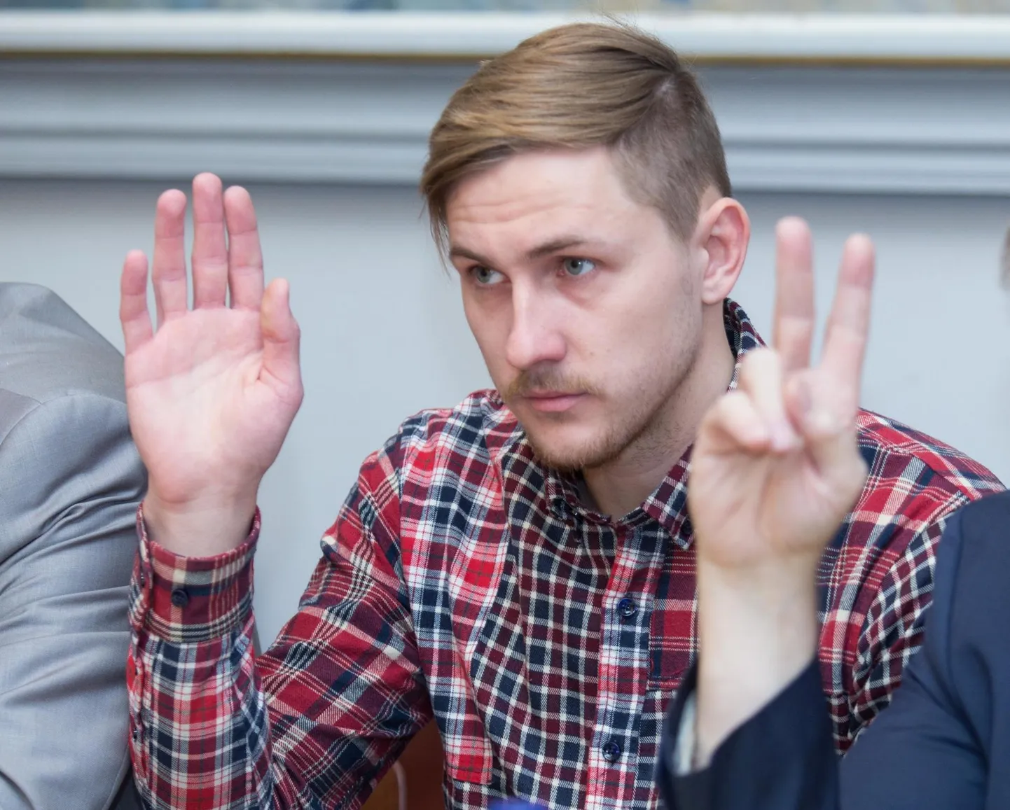 Kas 2017. aastal volikogu liikmeks valitud Valter Vaha jätkab volikogu liikmena, saab praegusel juhul otsustada vaid ta ise.
