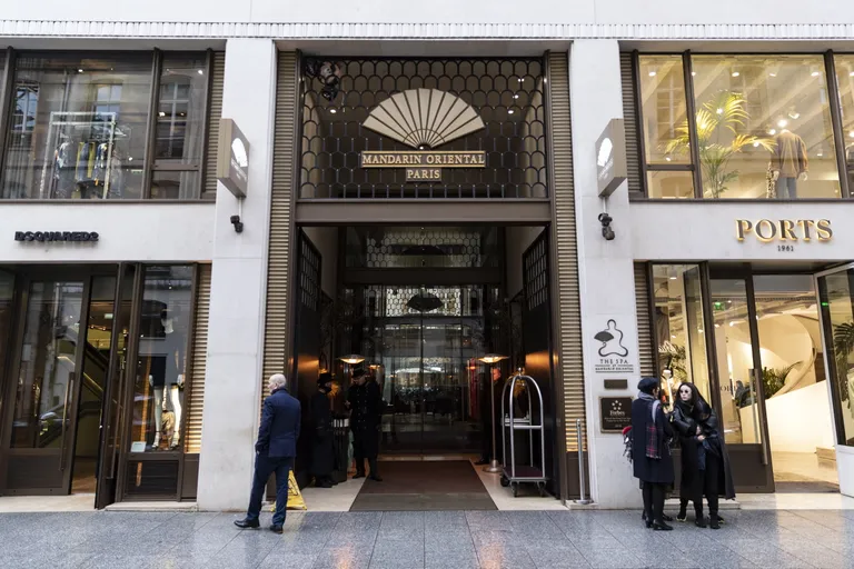 Hotell Mandarin Oriental asub Pariisi südalinnas.