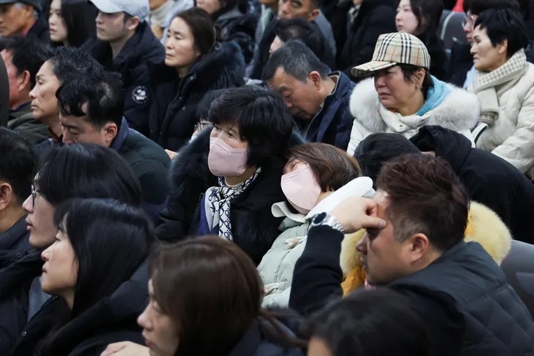 Lõuna-Korea Muani lennujaamas olnud inimesed nägid lennuki süttimist.