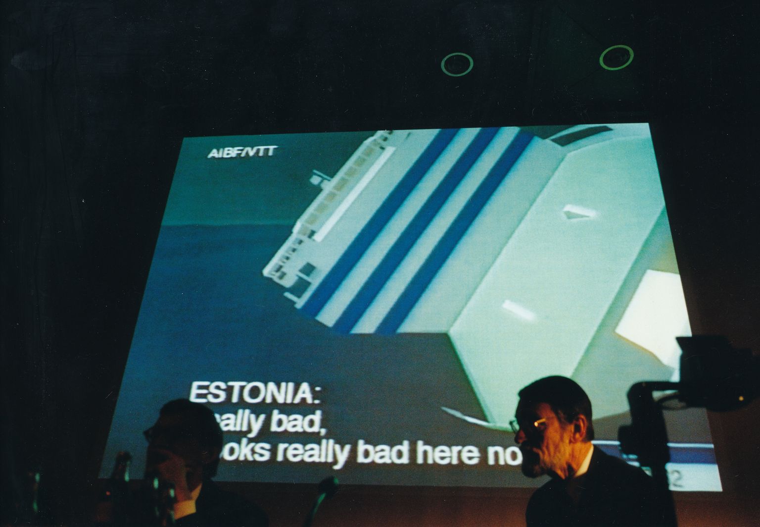 Pildil Estonia huku aruanne, Mayday, 1997.