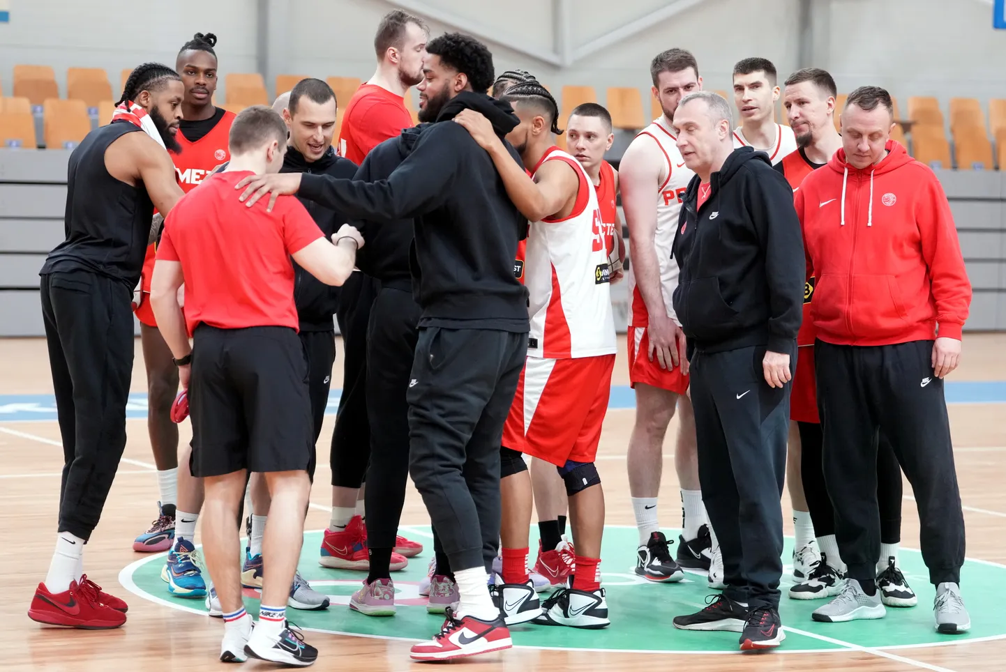 Ukrainas basketbola kluba Slobožanskas "Prometey" treniņš pirms starta ULEB Eirokausa izslēgšanas turnīrā Rimi" Olimpiskajā centrā.