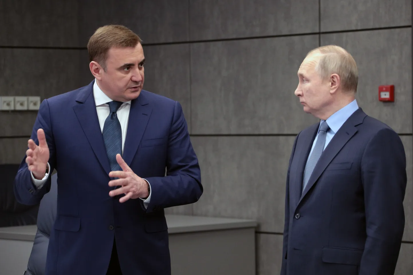 Aleksei Djumin ja Vladimir Putin 2022. aastal.