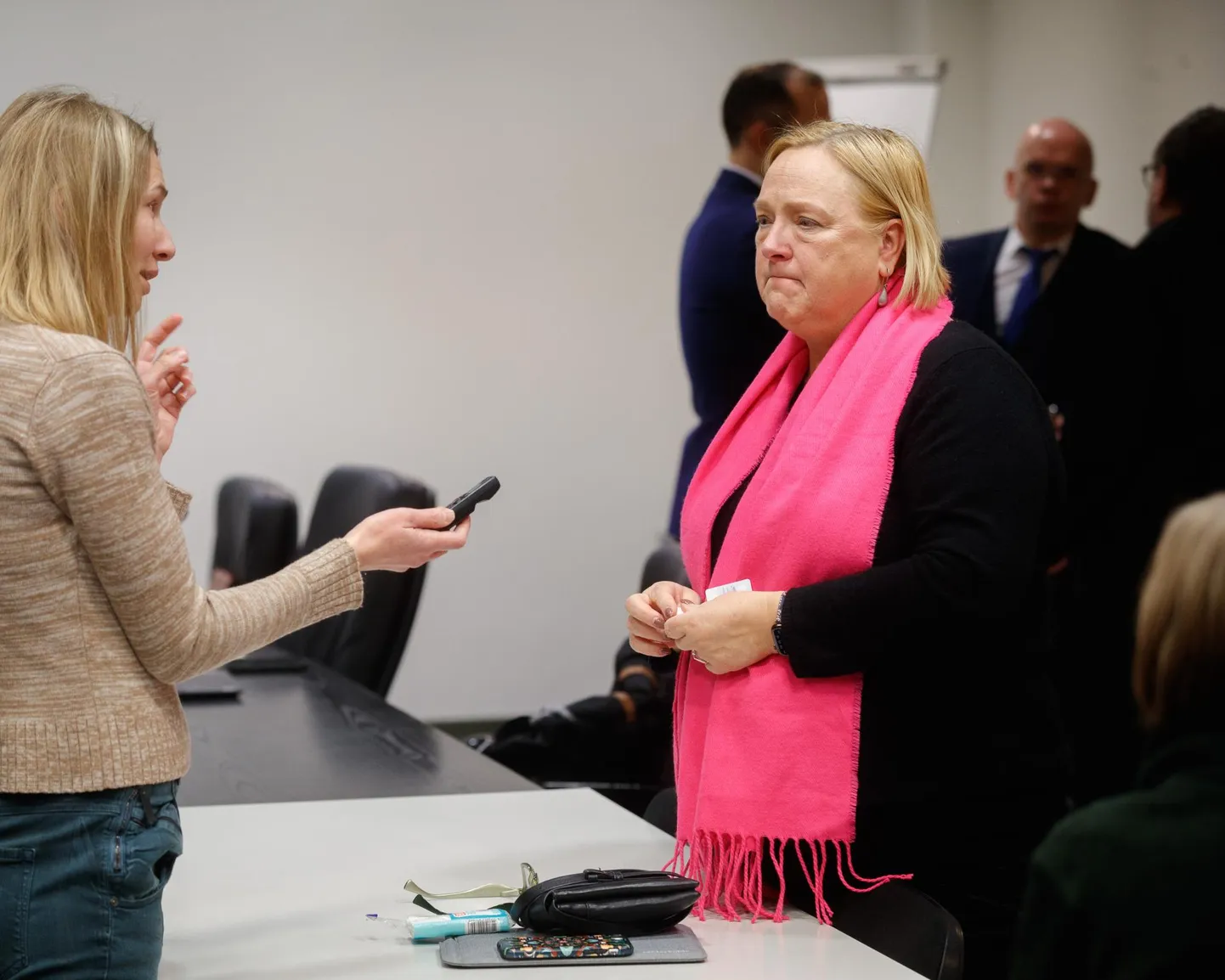 «Ma olin 23-aastane. Mulle anti see maja ja öeldi, võta, palun ela siin,» meenutab Krista Kampus (paremal).