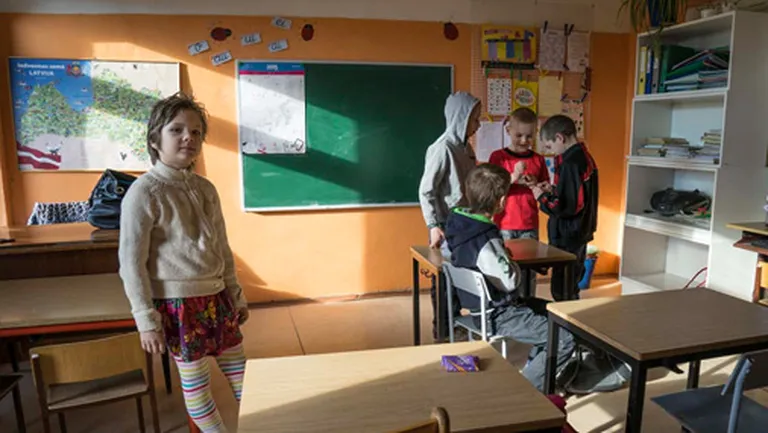 В прошлом году первый и второй классы учились вместе. В маленьких сельскирх школах даже в объединенных классах иногда не набирается и 10 человек.