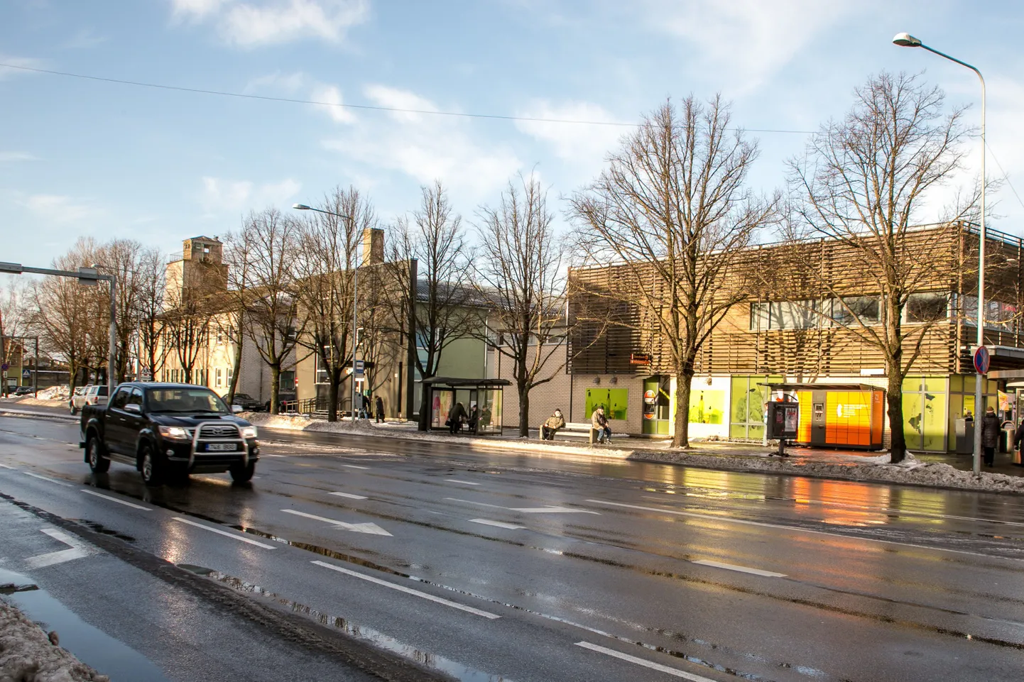 Olgugi, et peksmine leidis aset väga avalikus kohas inimeste silme all, ei suudetud peksjat/peksjaid tuvastada.