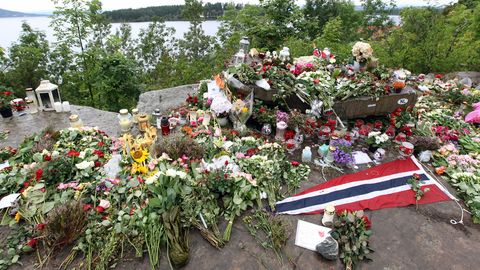 TÄNA AJALOOS ⟩ Norra psühhopaat pani toime koletu massimõrva