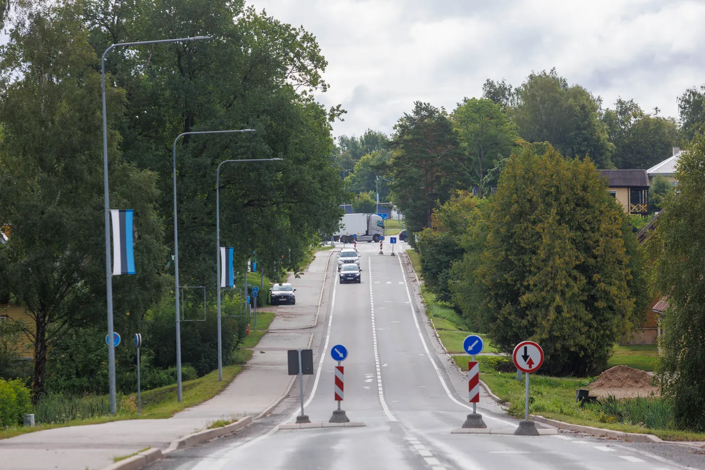 Transpordiamet eemaldab Otepää linna Palupera teele paigaldatud suunamuutetakistused.