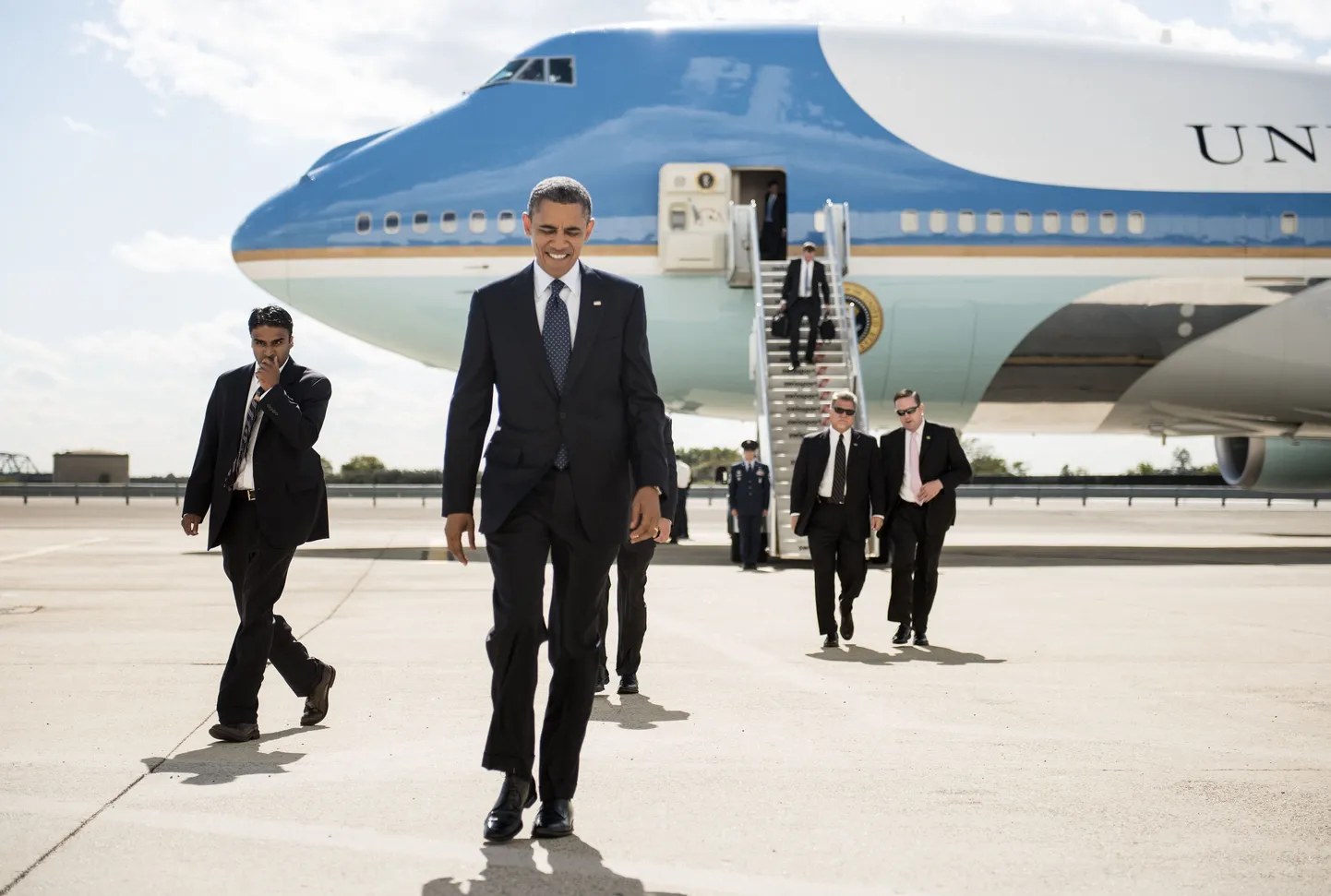 USA president Barack Obama eile New Yorgi John F. Kennedy lennuväljal.