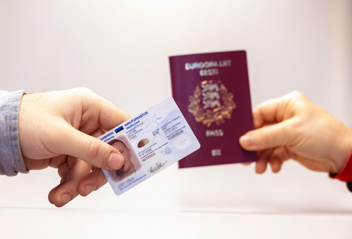 Kui seadusemuudatus heaks kiidetakse, saab inimene edaspidi ise otsustada, kas tal on ID-kaart või pass.