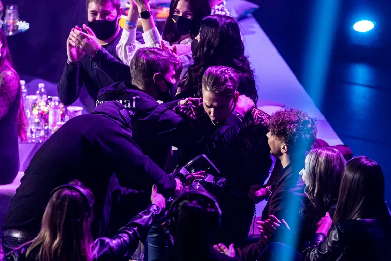 Eesti Laul 2021 esimeses poolfinaalis olid artistid omavahel tihedalt koos.