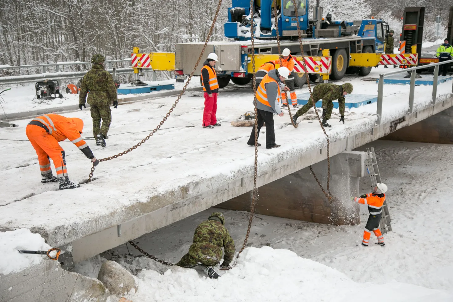 Särevere vana silla demonteerimine.
