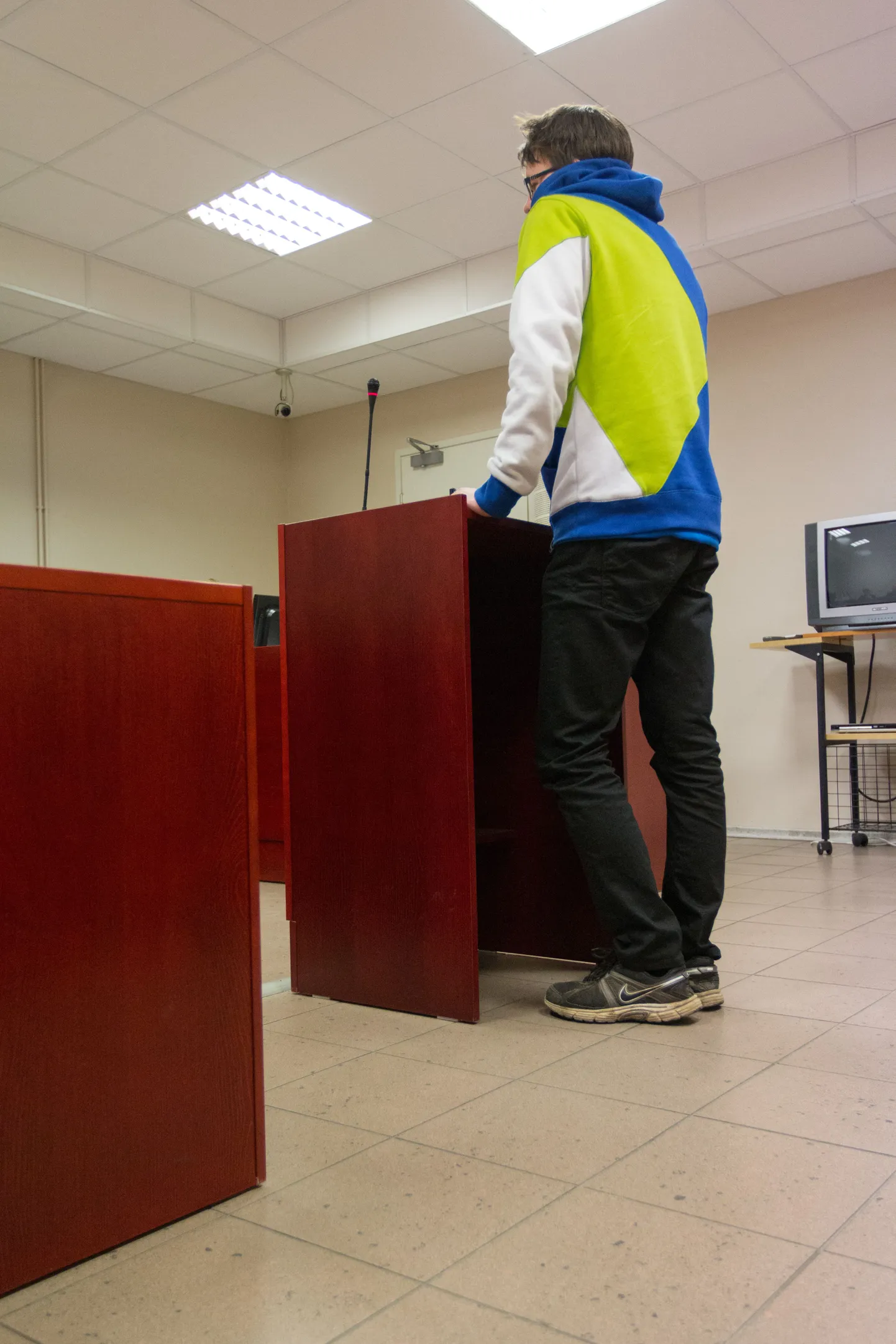 Ago Laanejõe tunnistas end süütamises süüdi ning lahkus tunnistajapingist näost punasena.