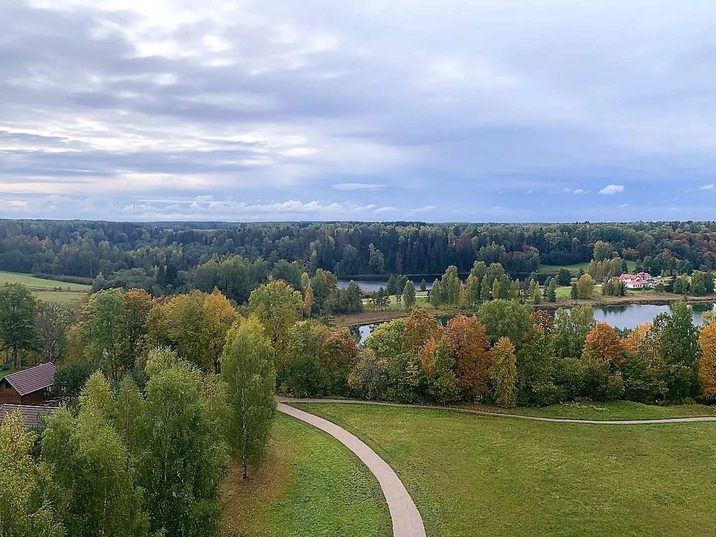 Rõuge Ööbikuoru vaated on lummavad.