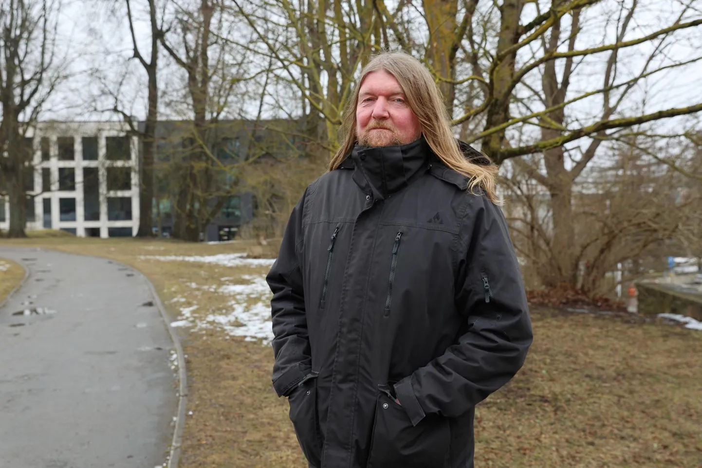 Herbert Masingu kooli direktor Huko Laanoja ütles kuu aega tagasi, et seisab juhtkonna liikmete selja taga. Praegu jääb ta oma sõnade juurde.