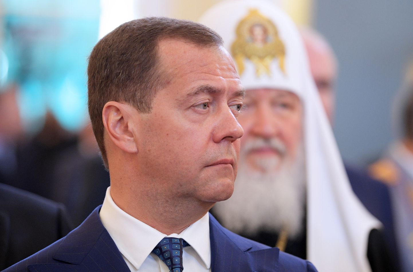 Dmitri Medvedev Vladimir Putini ametissevannutamisel.