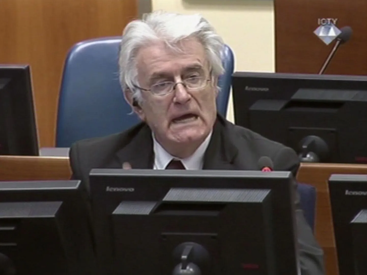Radovan Karadžić kohtusaalis