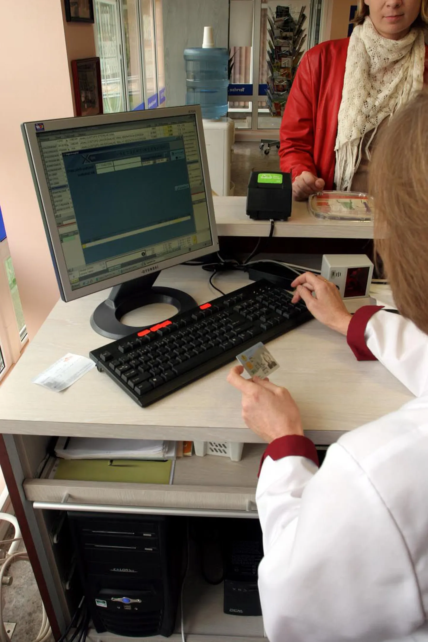 Eestis registreerimata ravimeid ostma minnes ei piisa ainult digiretseptist, vaid kaasas peab olema ka perearsti juures Ravimiametile tehtud taotlus.