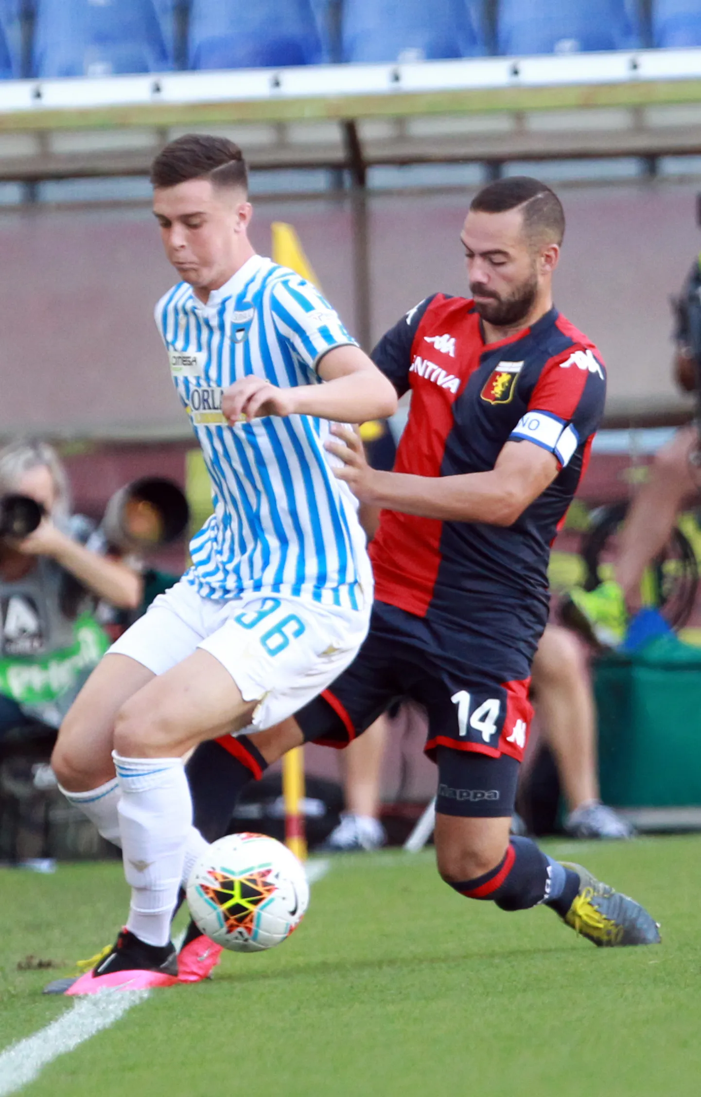 Georgi Tunjov (vasakul) mänguhoos.