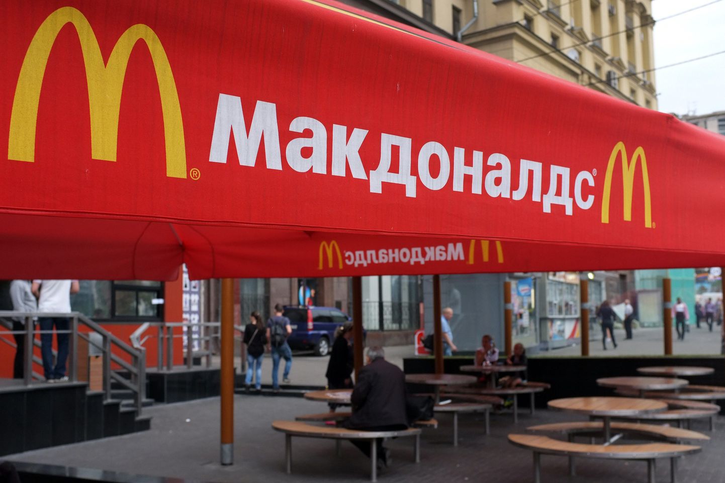 1990 Moskvas avatud NSVLi esimene McDonald'si söögikoht on praegu suletud, sest Vene ametivõimud süüdistavad ettevõtet sanitaarnõuete rikkumises.