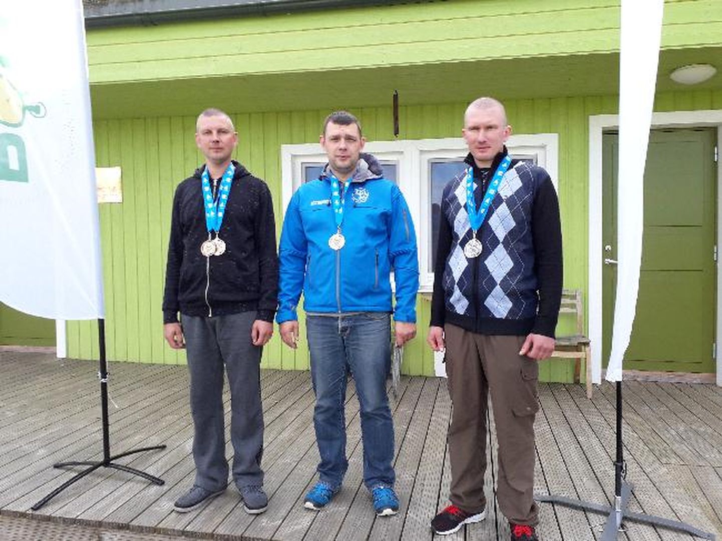 Vintrelvaharjutuse esikolmik: seenioride klassis võitis Tanel Kapp (keskel) Siim ja Sigmar Saagi ees.