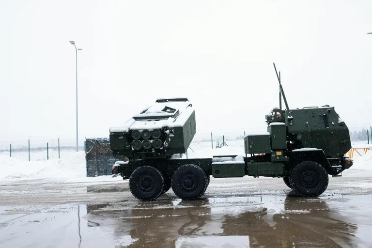 В этом году в вооружение Сил обороны Эстонии поступят ракетные системы HIMARS. Достаточное количество боеприпасов для них только предстоит заказать.