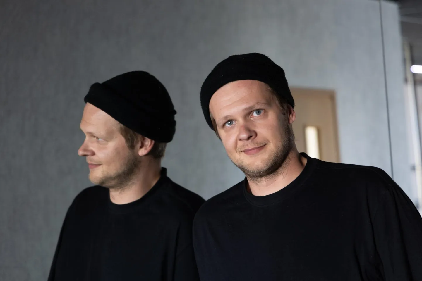 Peep Maasiku sõnul tahetakse avalavastusega «Wikmani poisid» öelda, et mineviku kaasa tassimine on täiesti mõttetu koorem. FOTO: Elmo Riig/Sakala