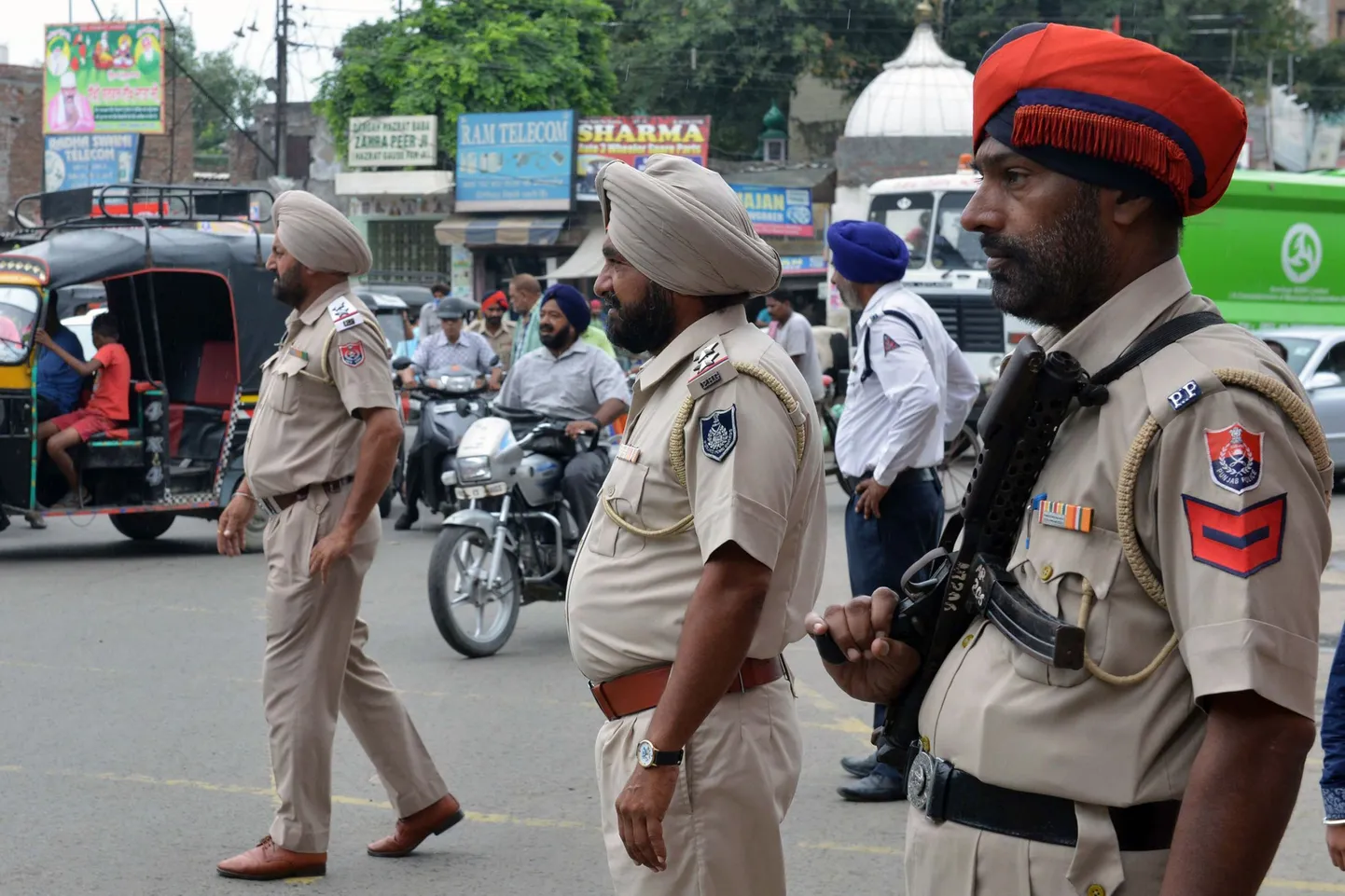 India politseinikud. Pildil olevad ametnikud ei ole konkreetse juhtumiga seotud.