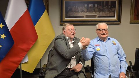 FOTO ⟩ Mart Laar kohtus endise Poola presidendi Lech Walesaga