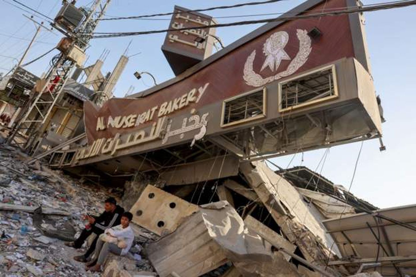 Разрушенная пекарня в одном из районов Газы.
