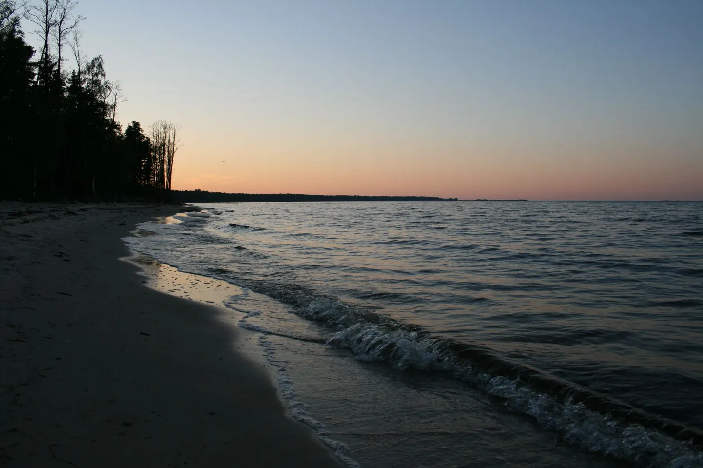 Tõrvanina rand Hiiumaa põhjarannikul