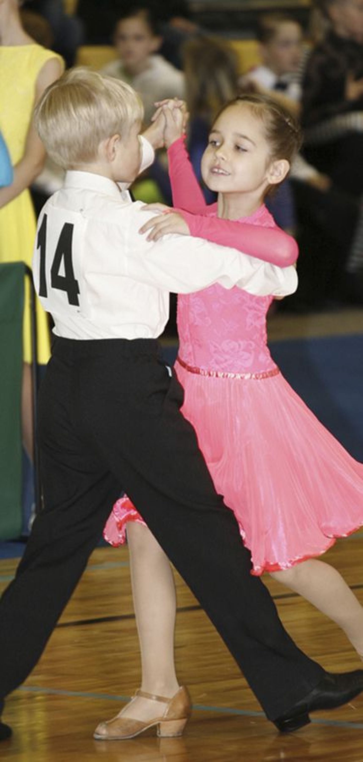 Eerik Arusoo ja Birgit Alvre said Võrus kolmanda koha laste esimeses nelja tantsu klassis.