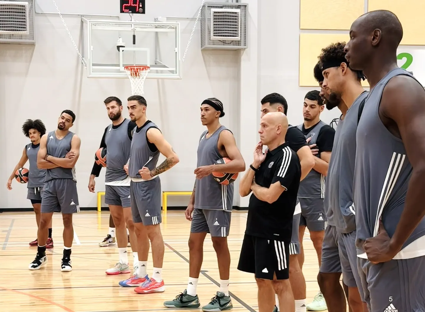 Paris Basketball.