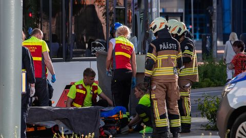 Tallinnas sai inimene trammilt löögi