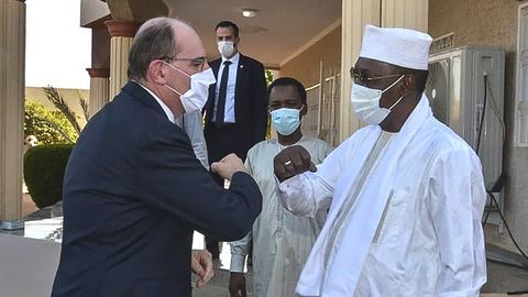 Prantsuse peaminister võtab uusaasta vastu sõduritega Tšaadis