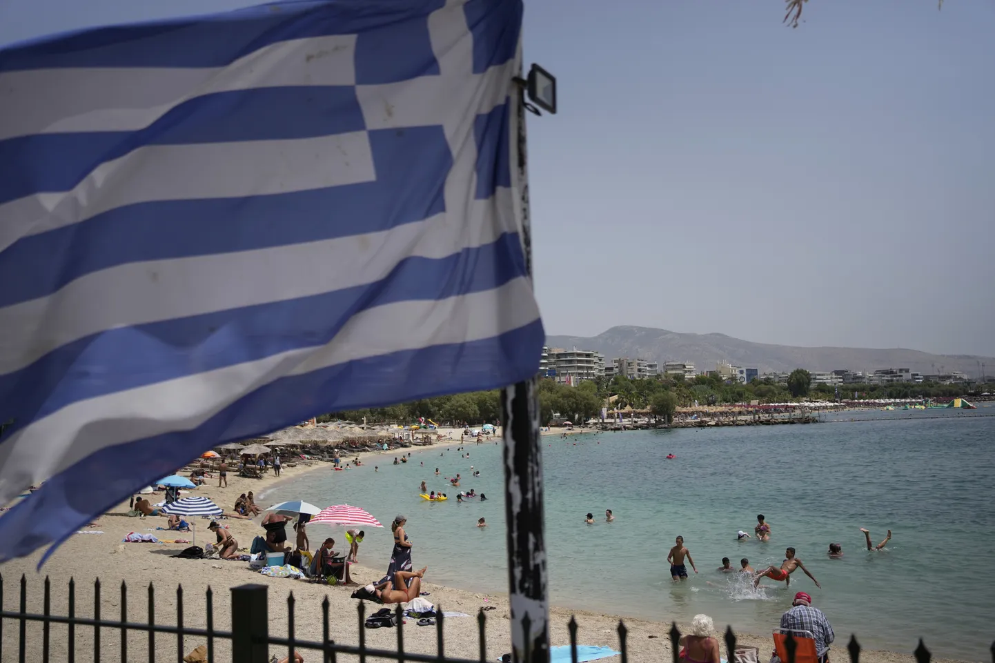 Kreeka lipp rannas.