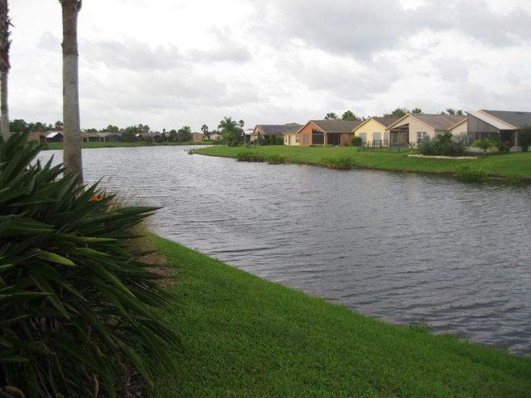 Florida osariigis Poinciana naabruskonnas asuv järv, mille veetase võib Doriani saabudes hakata tõusma.