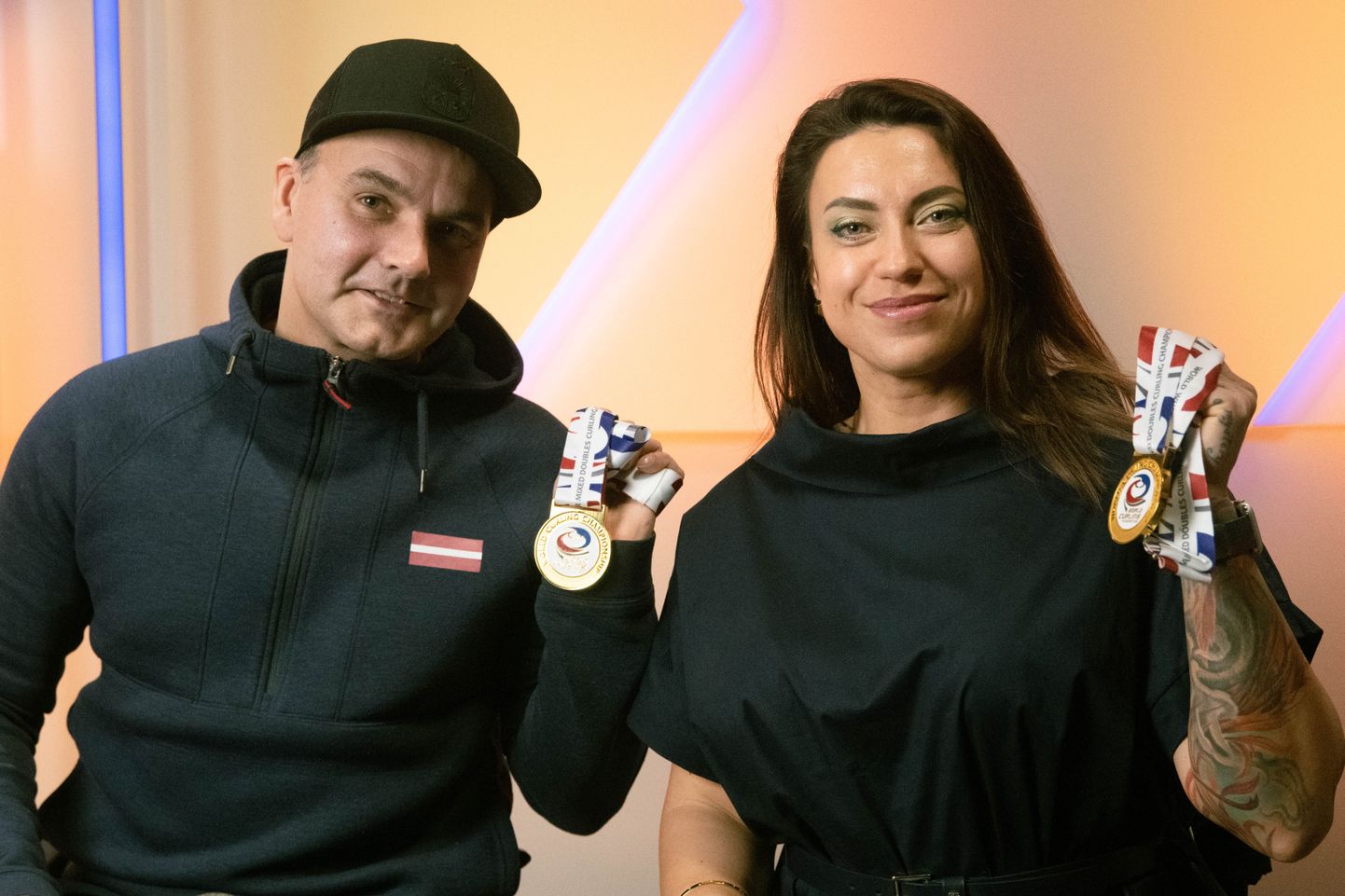 Pasaules čempioni ratiņkērlingā jauktajiem pāriem Poļina Rožkova un Agris Lasmans viesojas TVNET pērnā gada aprīlī.